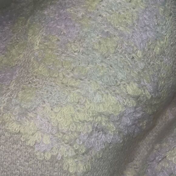 ✨Anthropologie Lucila Beige V-Neck Sz Small Sweater with Yellow Floral Motif✨ - Picture 6 of 6